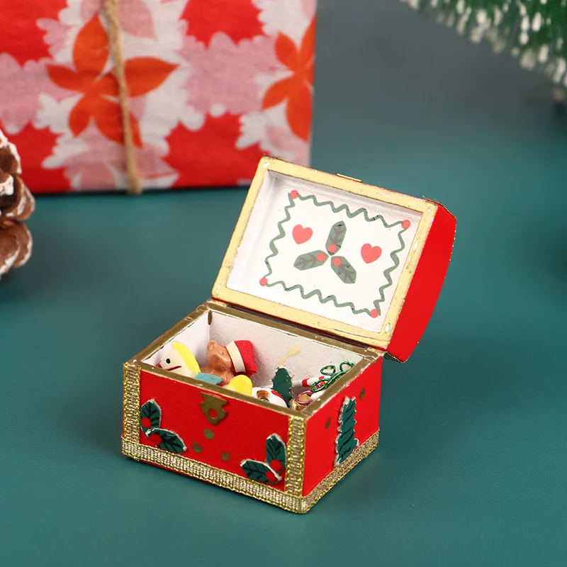 1:12 בית בובות מיניאטורי צעצוע החזה קופסא של חג המולד תפאורה לשאת מקל הליכה סוס נדנדה בל דגם בית הבובות עיצוב אביזרים . ' - ' . 5